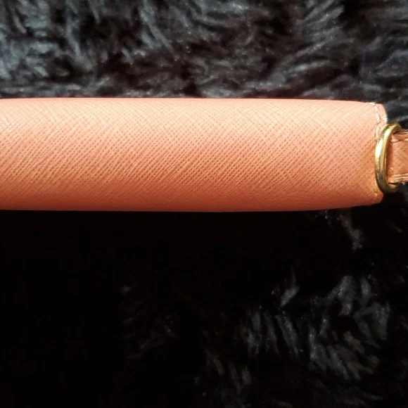 Michael Kors EUC Peach Wallet - Picture 5 of 7